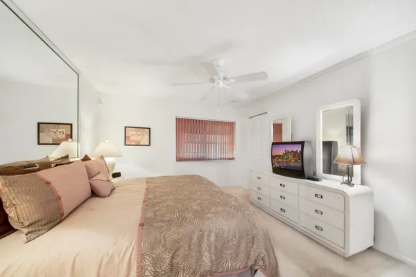 $1,550 | 417 Pine Glen Lane, Unit D2, Greenacres, FL 33463