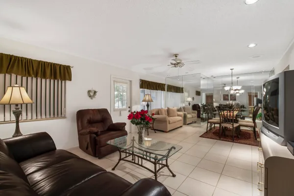 $1,550 | 417 Pine Glen Lane, Unit D2, Greenacres, FL 33463