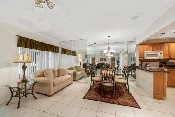 $1,550 | 417 Pine Glen Lane, Unit D2, Greenacres, FL 33463