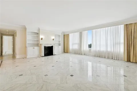 $625,000 | 2100 St Charles Avenue, Unit 7MN, New Orleans, LA 70130