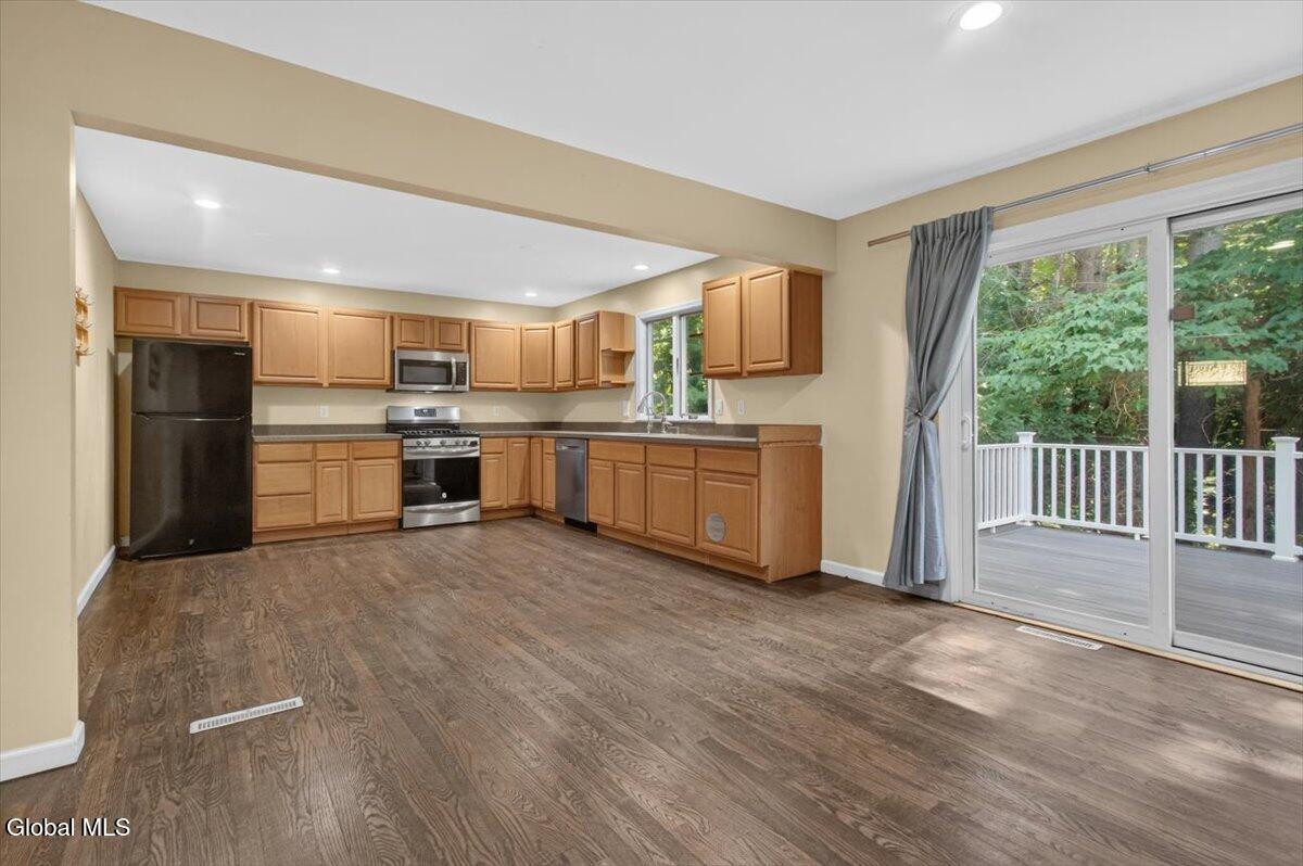 33 Jones Road Wilton, NY 12866 - Photo 4 of 24 23-023_IMG_4164