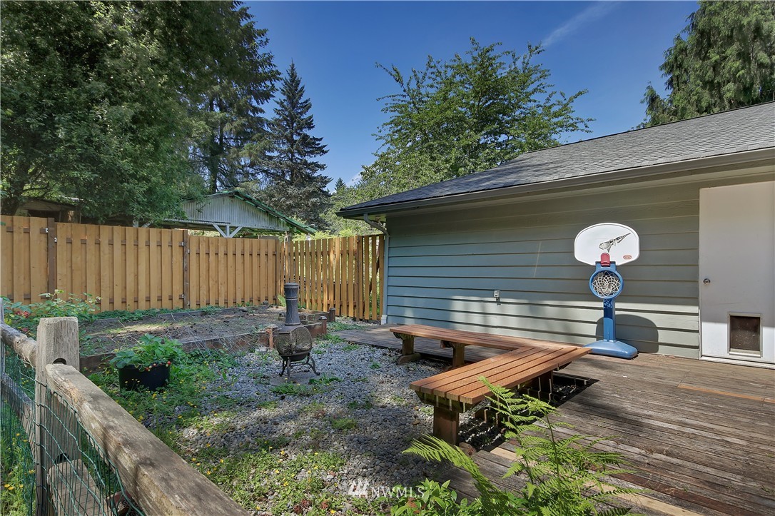 15859 Southeast 116th Street Renton, WA 98059 - Photo 3 of 25