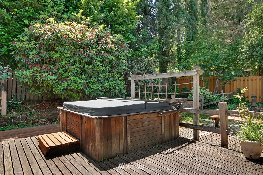 15859 Southeast 116th Street Renton, WA 98059 - Photo 6 of 25