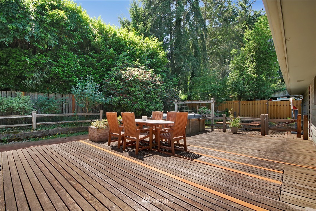15859 Southeast 116th Street Renton, WA 98059 - Photo 7 of 25
