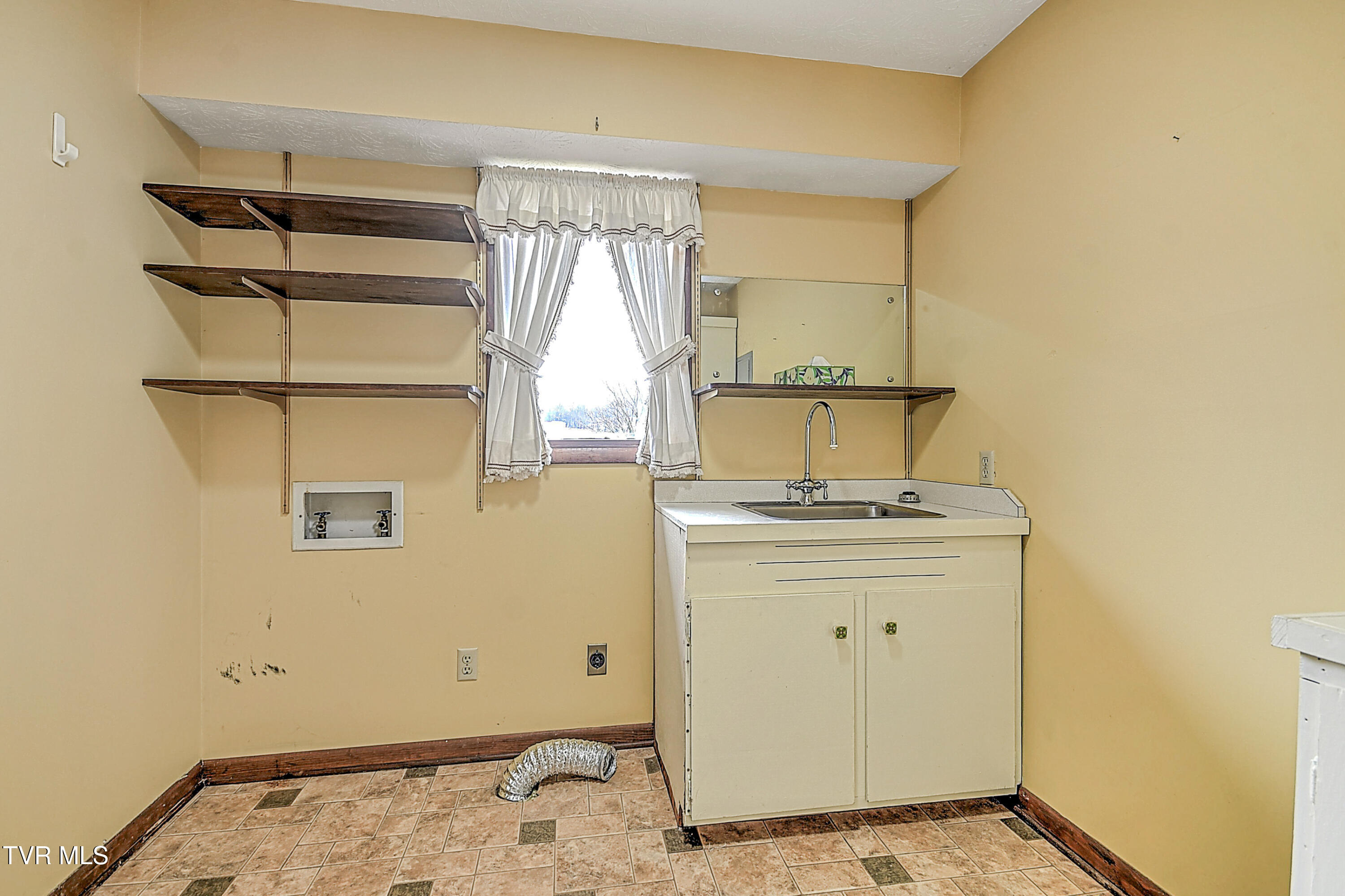 1902 Rock Springs Road Kingsport, TN 37664 - Photo 8 of 76 1902 Rock Springs GC-8