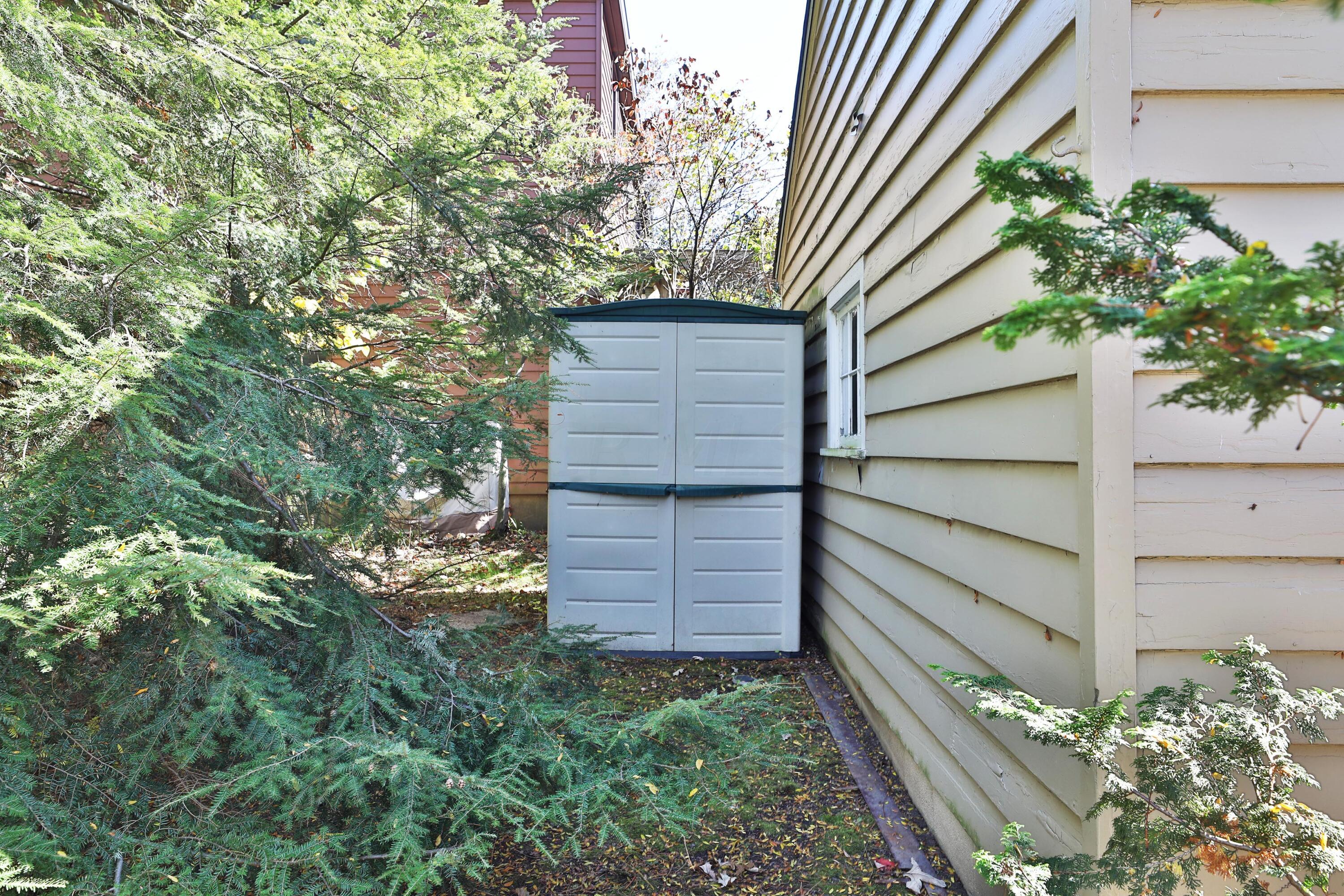 4436 Zeller Road Columbus, OH 43214 - Photo 38 of 42 Shed