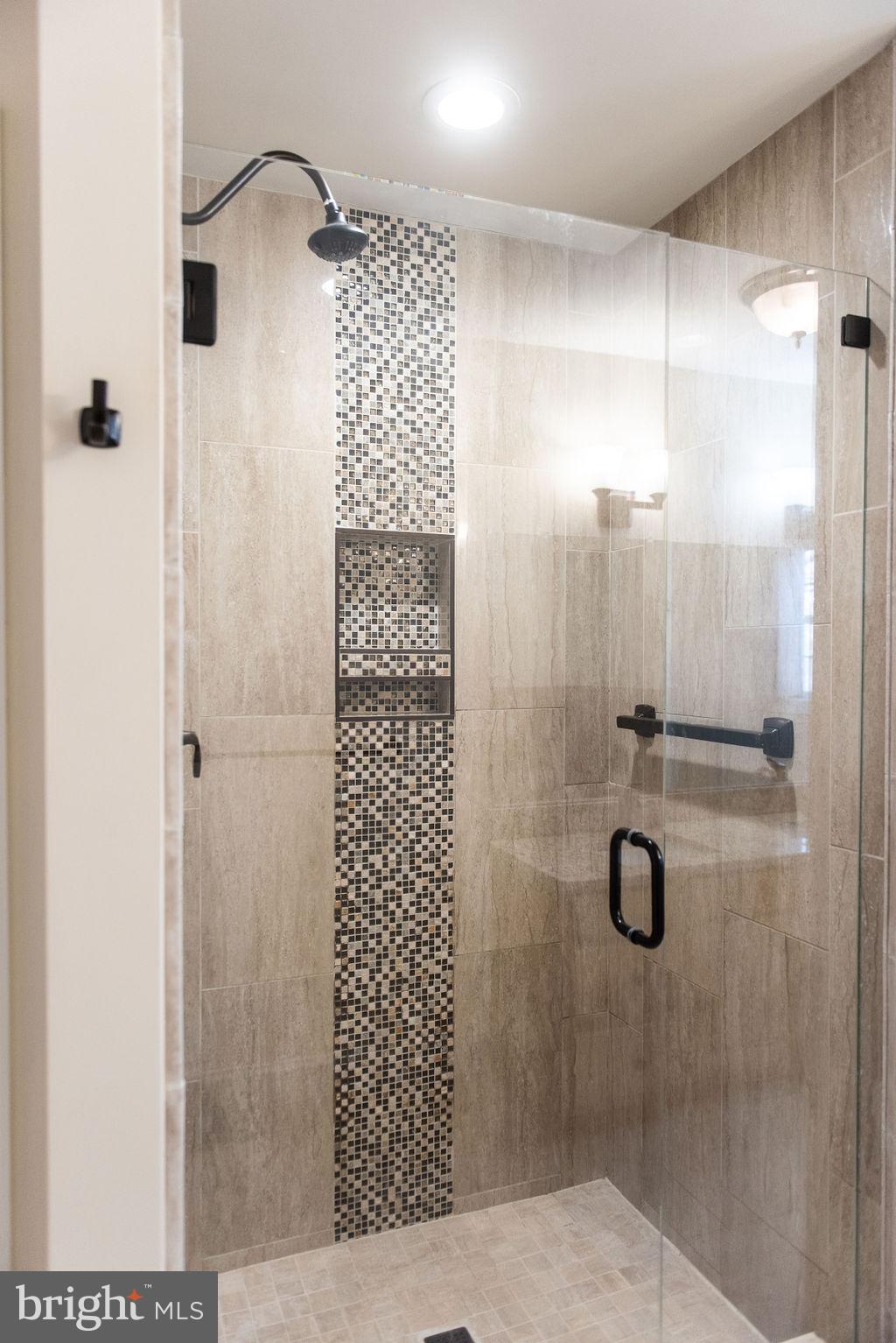 565 Sand Hill Road Hershey, PA 17033 - Photo 20 of 27 a bathroom with a shower