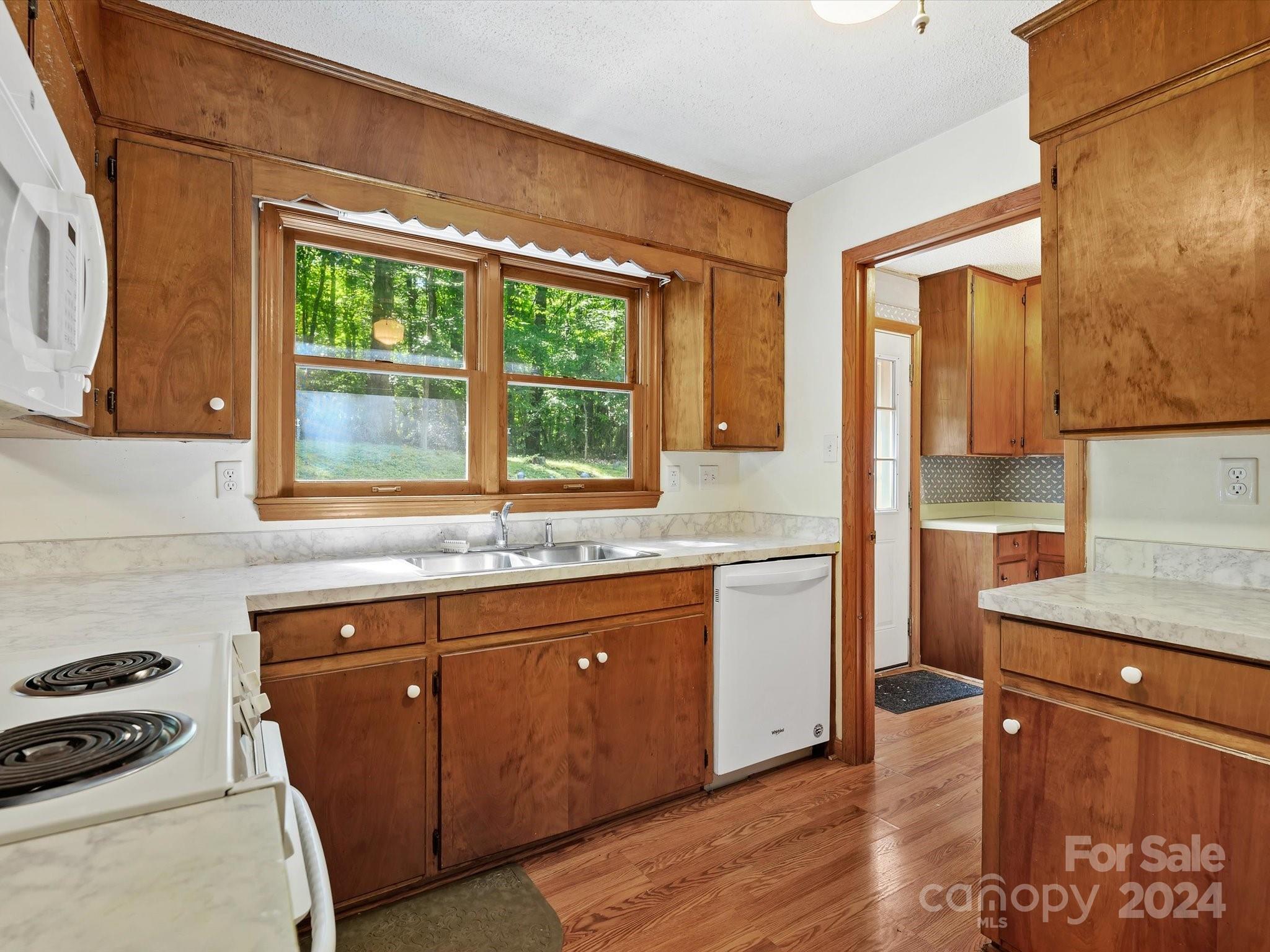 6006 Davis Road Waxhaw, NC 28173 - Photo 11 of 28 Gallery Image 11