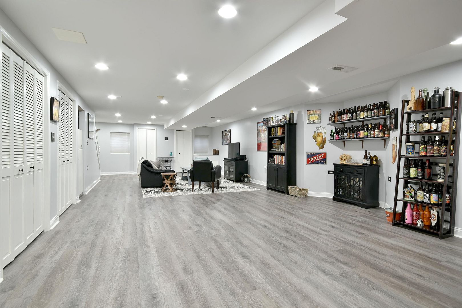 533 Lavina Drive Bolingbrook, IL 60440 - Photo 33 of 44 a view of a big room with furniture and wooden floor