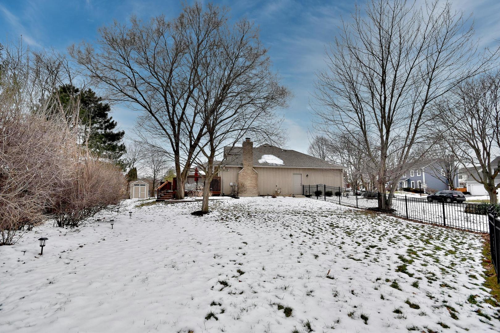 533 Lavina Drive Bolingbrook, IL 60440 - Photo 38 of 44 a front view of a house with a yard