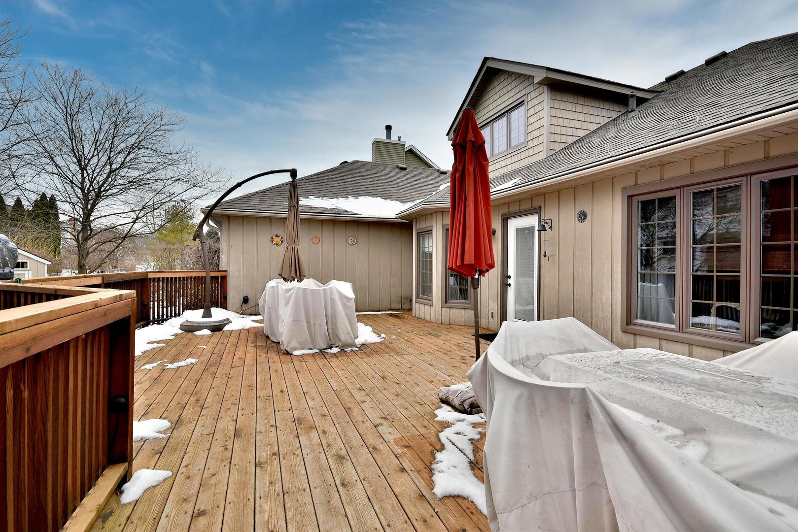 533 Lavina Drive Bolingbrook, IL 60440 - Photo 39 of 44 a view of a dinning table and chairs in patio of the house