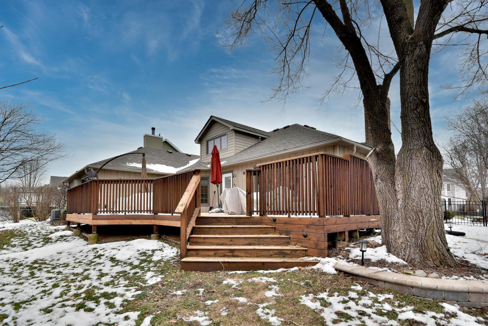 533 Lavina Drive Bolingbrook, IL 60440 - Photo 41 of 44 a view of a house with wooden fence