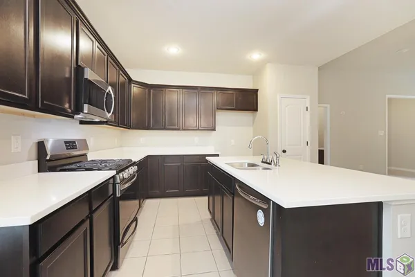 $2,200 | 42451 Baystone Avenue, Prairieville, LA 70769
