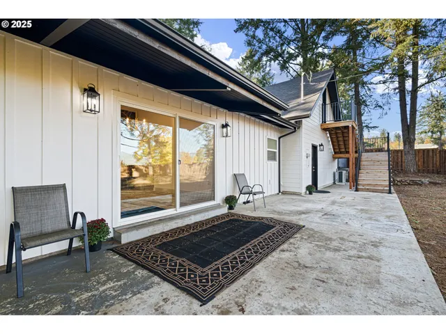 $789,900 | 79579 Abbott Lane, Cottage Grove, OR 97424