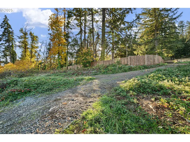 $789,900 | 79579 Abbott Lane, Cottage Grove, OR 97424