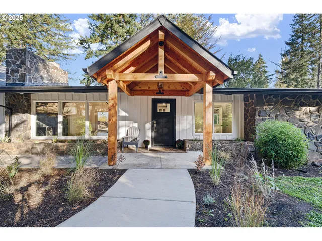 $789,900 | 79579 Abbott Lane, Cottage Grove, OR 97424