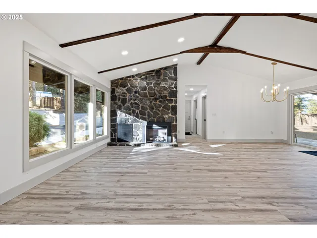 $789,900 | 79579 Abbott Lane, Cottage Grove, OR 97424