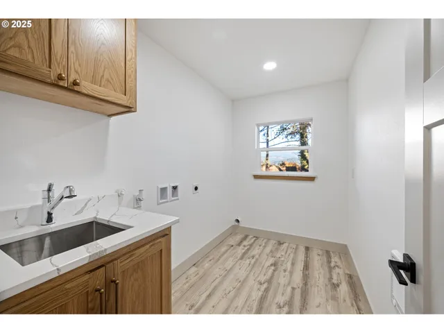 $789,900 | 79579 Abbott Lane, Cottage Grove, OR 97424