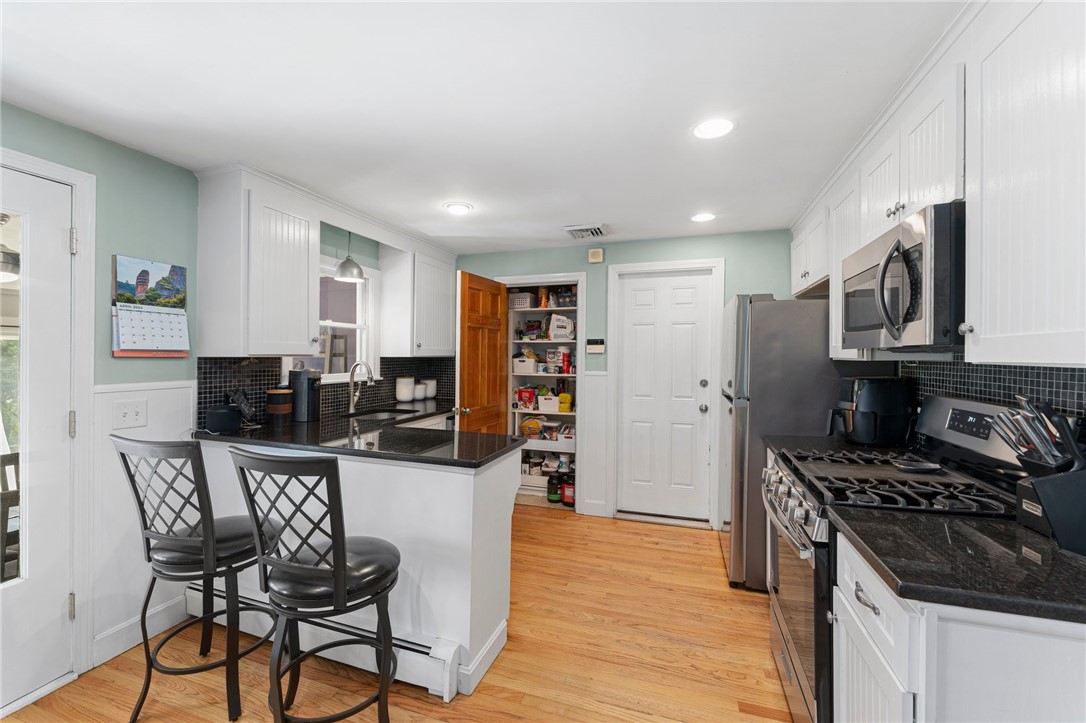 11 George Street Warwick, RI 02888 - Photo 15 of 47 Gallery Image 15
