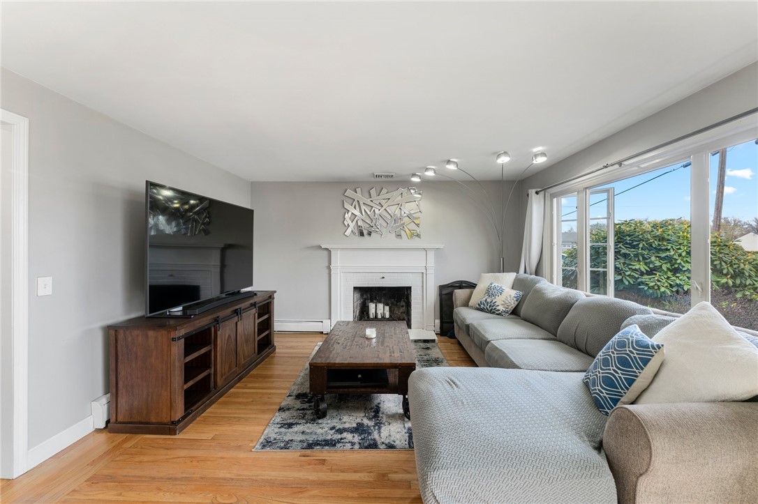 11 George Street Warwick, RI 02888 - Photo 10 of 47 Gallery Image 10