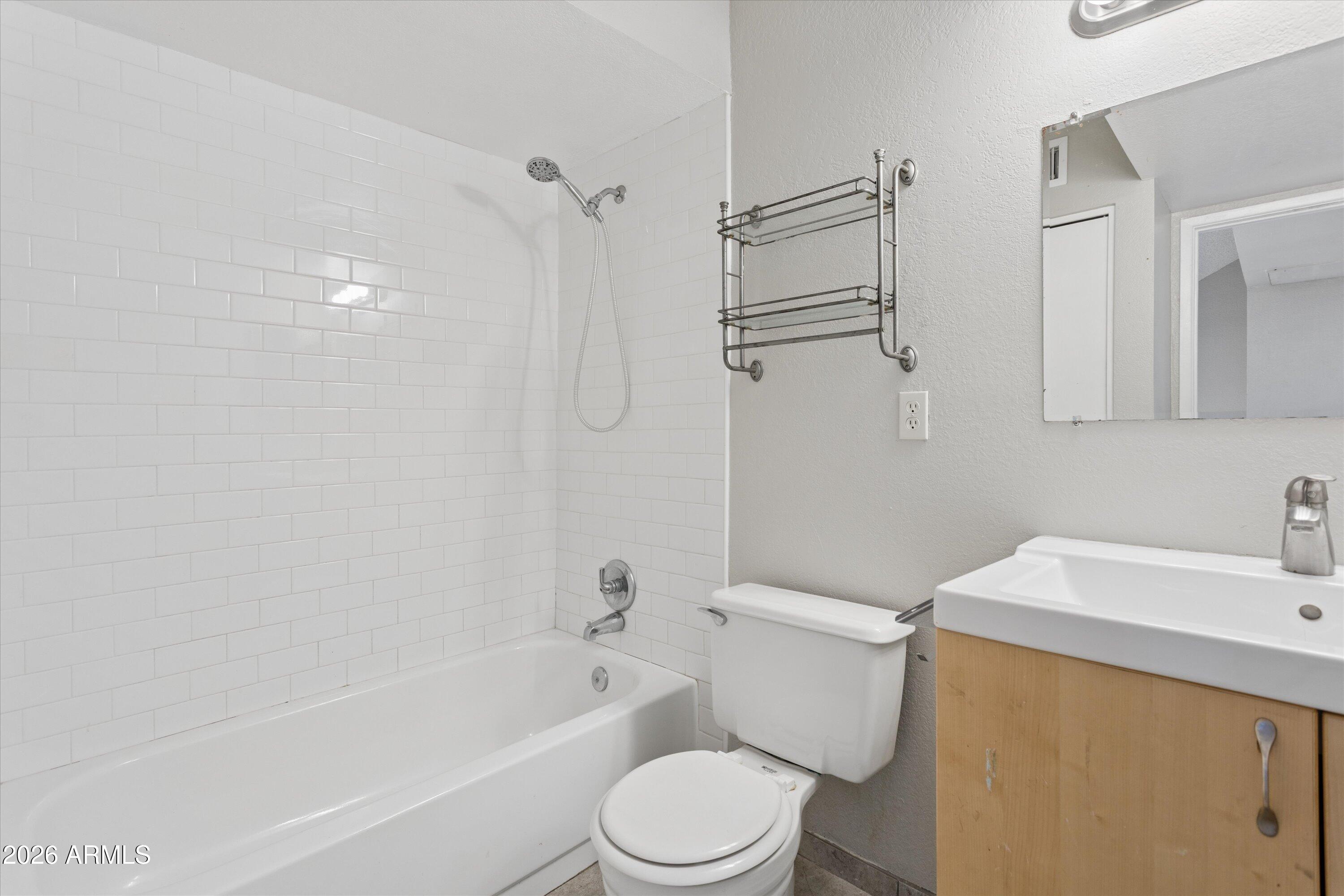 407 East Pecan Road Phoenix, AZ 85040 - Photo 18 of 23