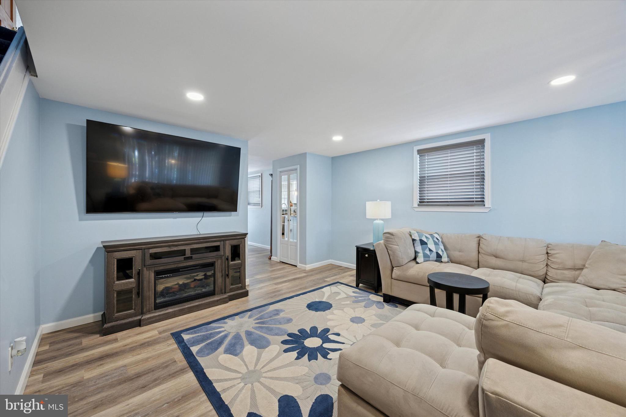 3416 Holyoke Road Philadelphia, PA 19114 - Photo 6 of 25 Gallery Image 6