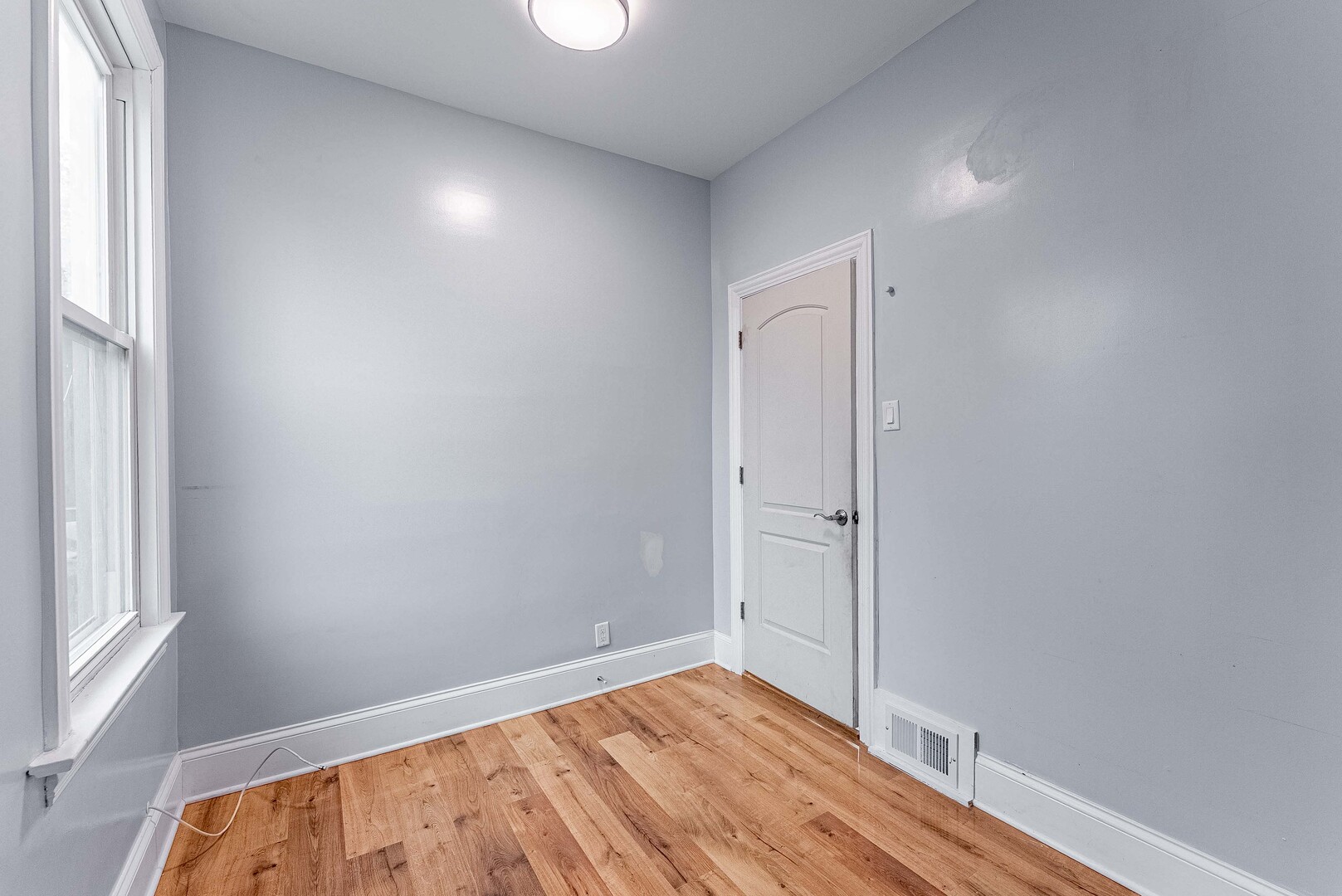 1330 Ridgeland Avenue Berwyn, IL 60402 - Photo 6 of 23 a view of room