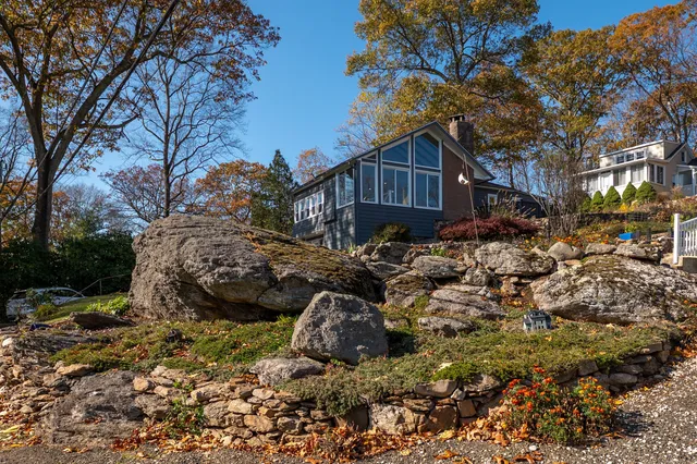 a view of multiple house