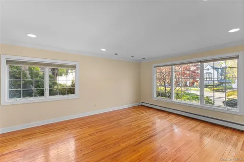 $2,675,000 | 46 Nassau Drive, Great Neck, NY 11021