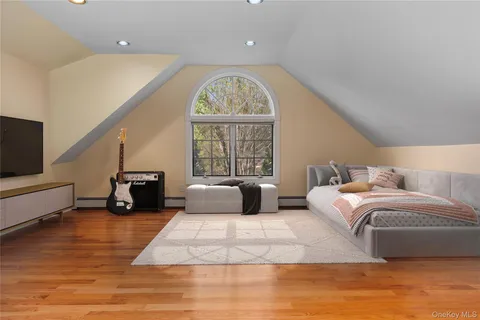 $2,675,000 | 46 Nassau Drive, Great Neck, NY 11021