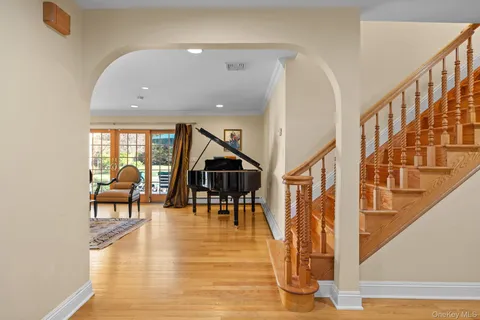 $2,675,000 | 46 Nassau Drive, Great Neck, NY 11021