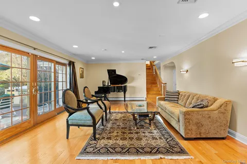 $2,675,000 | 46 Nassau Drive, Great Neck, NY 11021