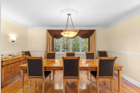 $2,675,000 | 46 Nassau Drive, Great Neck, NY 11021