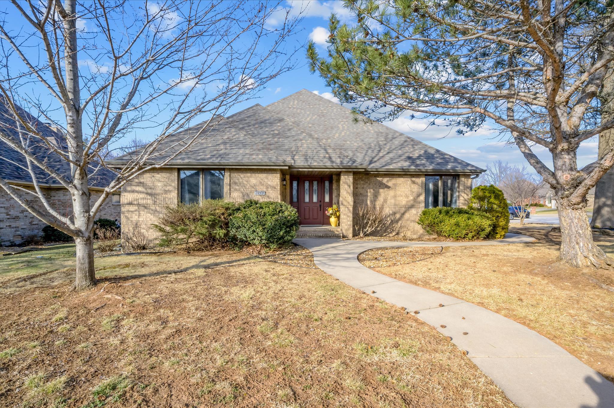 3249 East Manitoo Street Springfield, MO 65804 - Photo 1 of 1 FRONT EXTERIOR