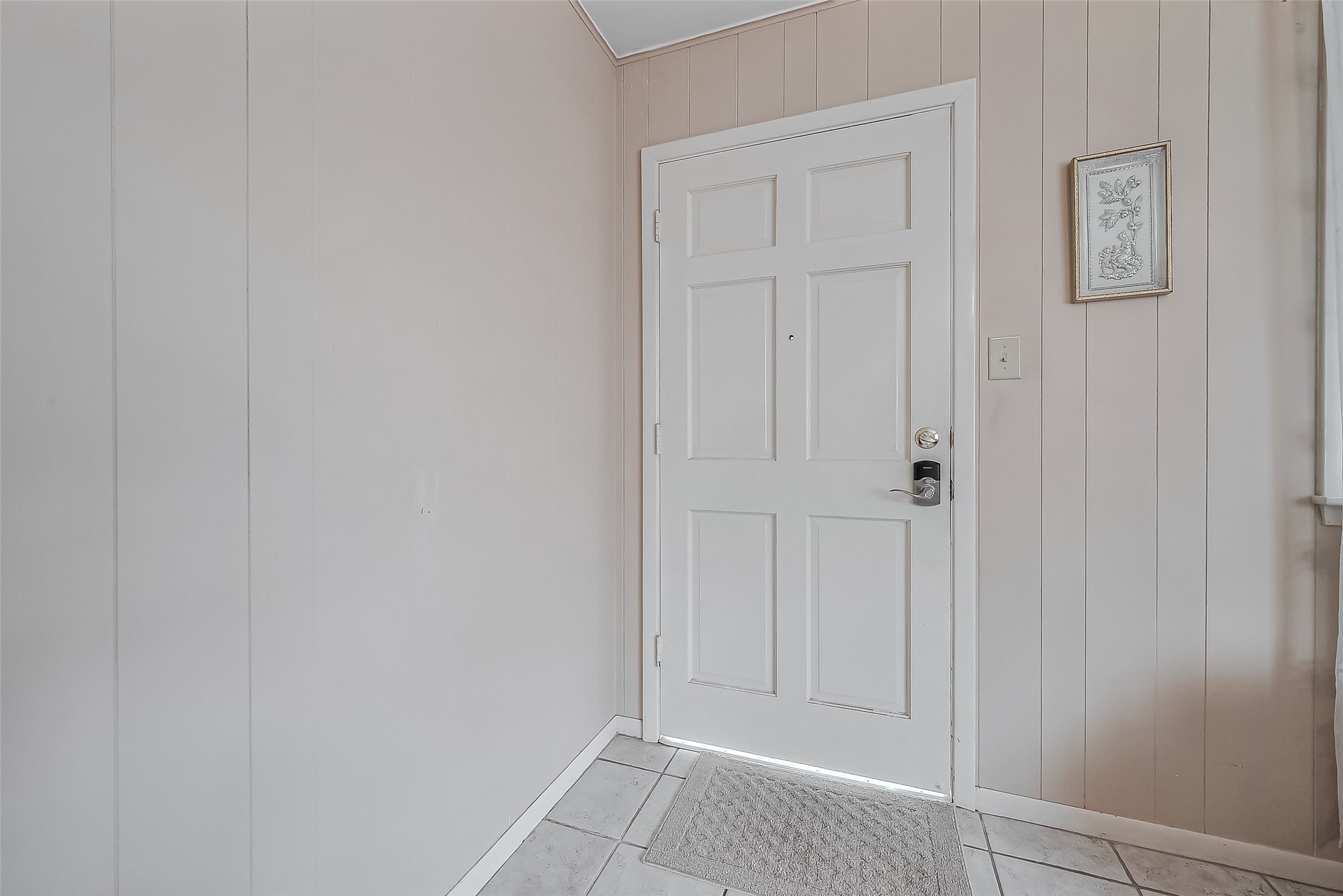 9214 Church Street Needville, TX 77461 - Photo 7 of 44 a view of an entryway with hallway