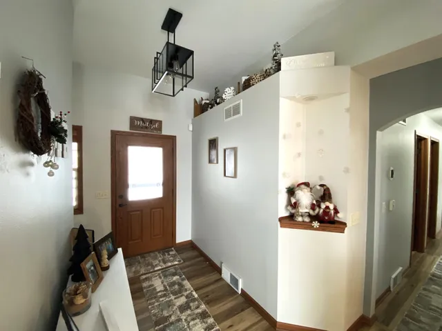 $550,000 | 412 Vista Columbus Wi 53925, Columbus, WI 53925