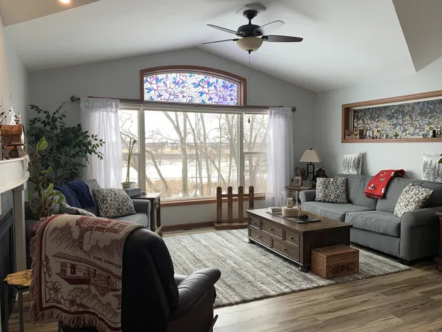 $550,000 | 412 Vista Columbus Wi 53925, Columbus, WI 53925