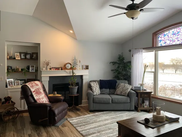 $550,000 | 412 Vista Columbus Wi 53925, Columbus, WI 53925