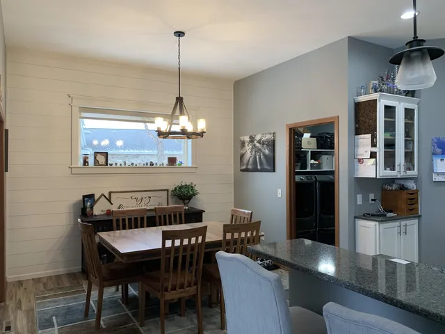 $550,000 | 412 Vista Columbus Wi 53925, Columbus, WI 53925