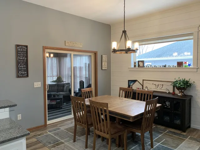 $550,000 | 412 Vista Columbus Wi 53925, Columbus, WI 53925