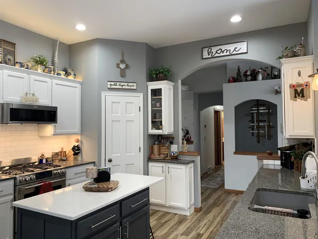 $550,000 | 412 Vista Columbus Wi 53925, Columbus, WI 53925