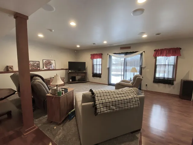 $550,000 | 412 Vista Columbus Wi 53925, Columbus, WI 53925