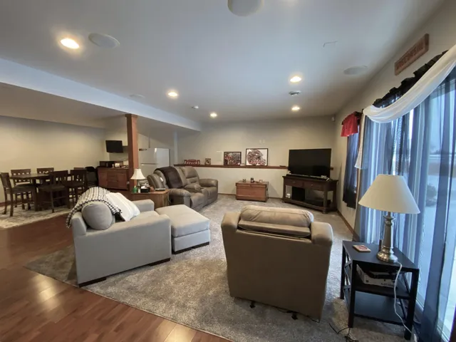 $550,000 | 412 Vista Columbus Wi 53925, Columbus, WI 53925