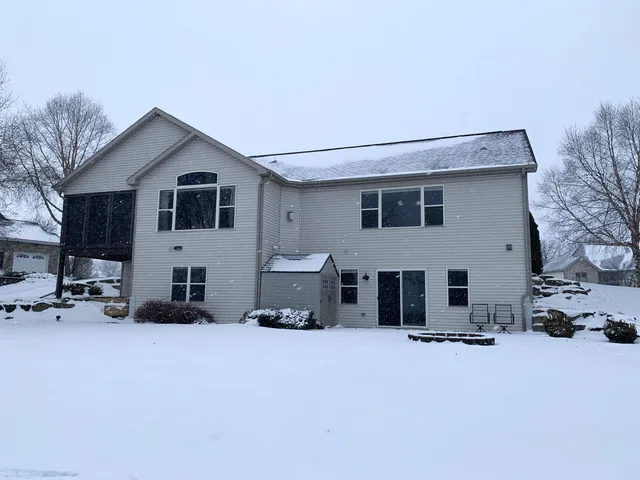 $550,000 | 412 Vista Columbus Wi 53925, Columbus, WI 53925