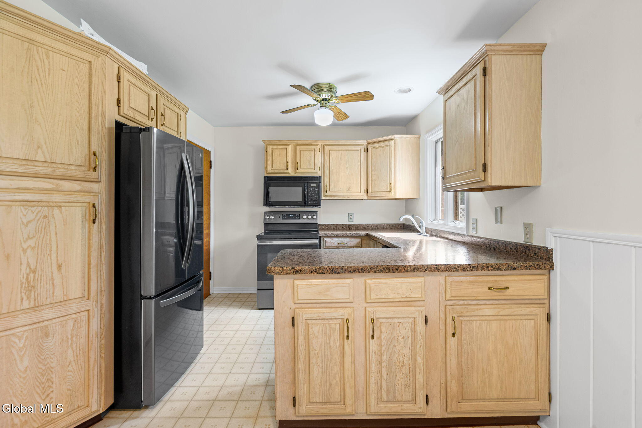 1246 Sumner Avenue Schenectady, NY 12309 - Photo 7 of 37 19-web-or-mls-1246-sumner-ave