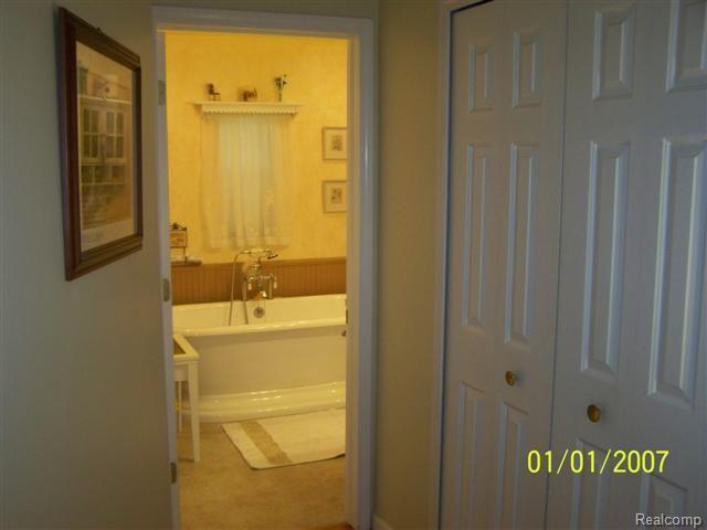 56066 Fairchild Road Macomb, MI 48042 - Photo 5 of 22 100_0579 (Small)