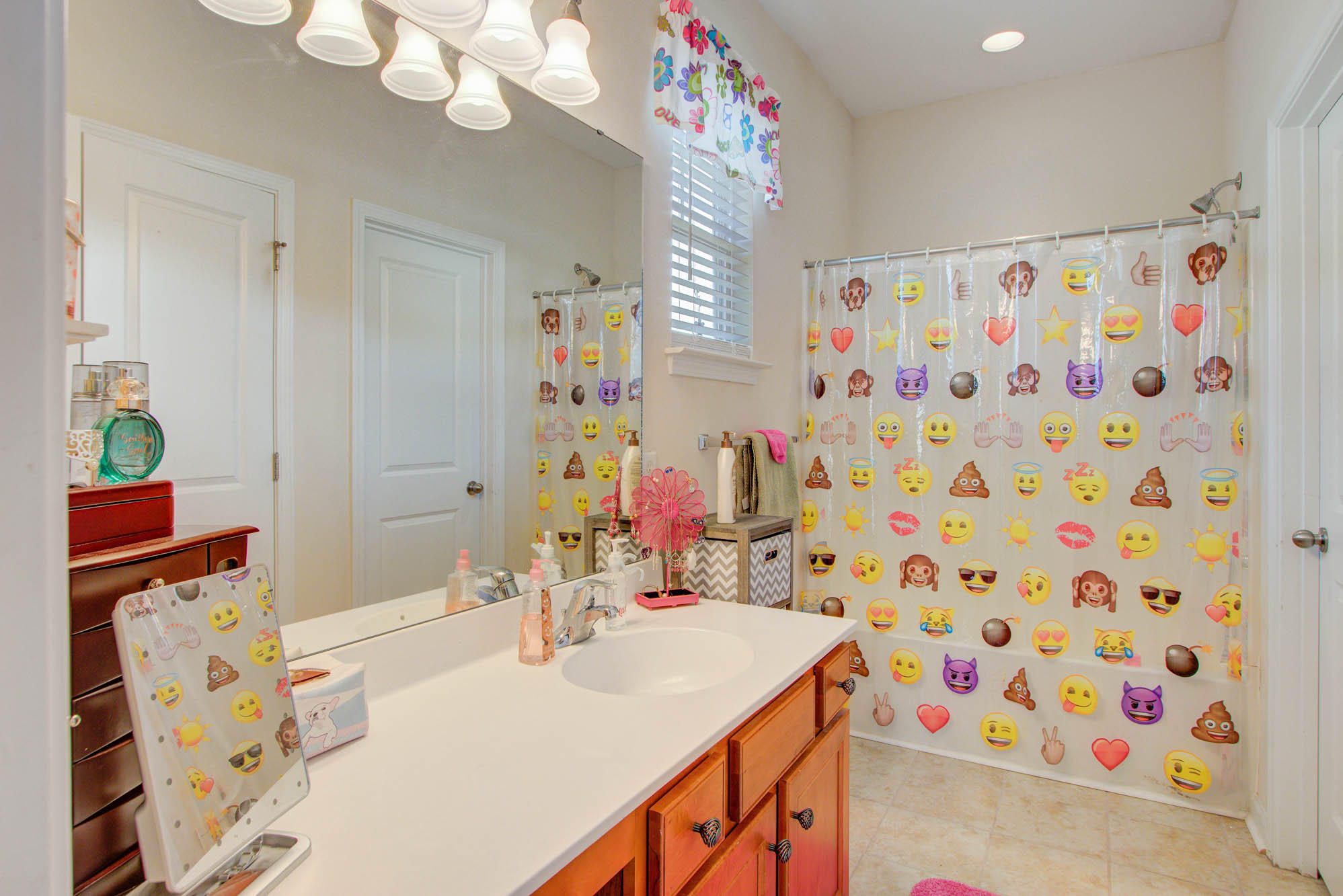 347 Decatur Drive Summerville, SC 29486 - Photo 23 of 37 347 Decatur (21)