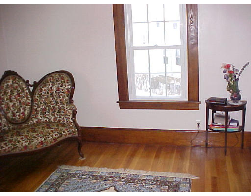 25 Winnipeg Street Springfield, MA 01108 - Photo 11 of 20 a living room with furniture