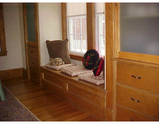25 Winnipeg Street Springfield, MA 01108 - Photo 7 of 20 a living room with furniture and a window