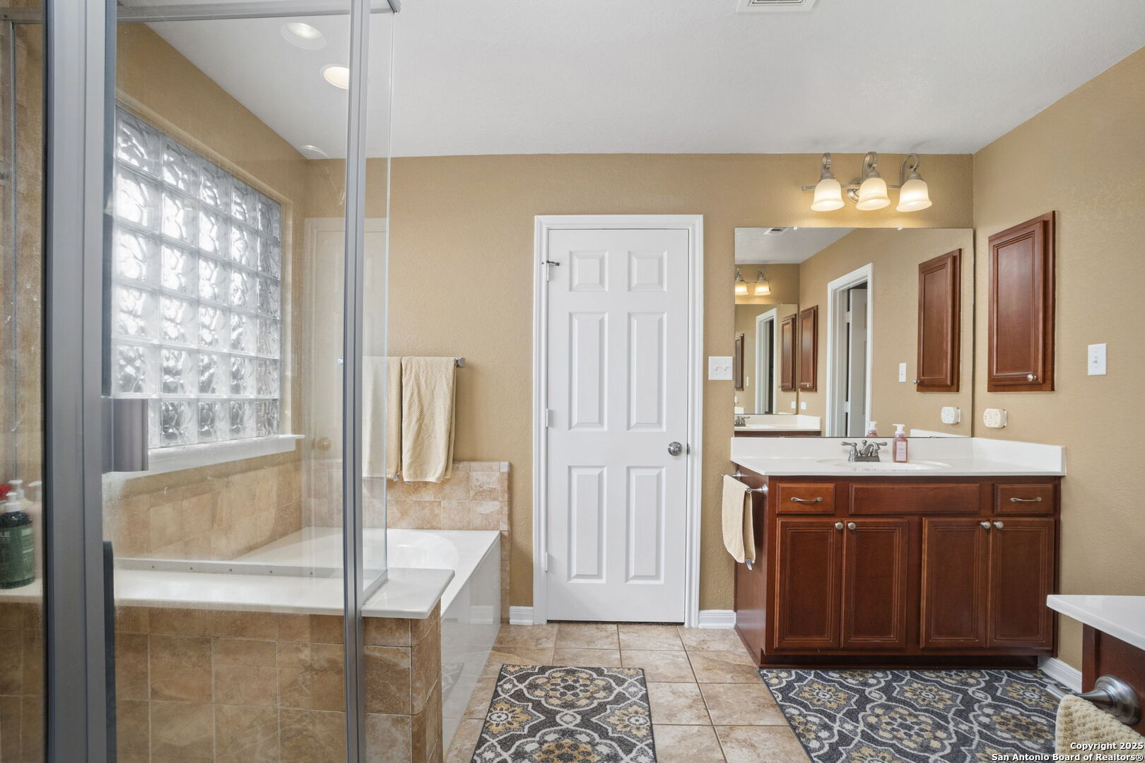 245 Mustang Run Boerne, TX 78006 - Photo 20 of 34